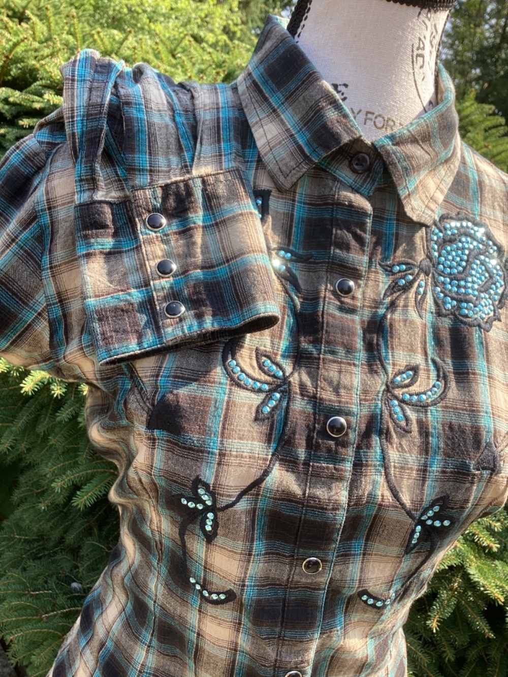 Beautiful Panhandle Slim Rhinestone Teal Floral Design Pearl Snap Western Shirt - Picture 6 of 9